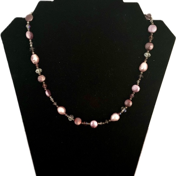 Shades of Lavender Beaded Necklace w/Silvertoned Clasp ~ Extends from 15” to 19” - Picture 5 of 9